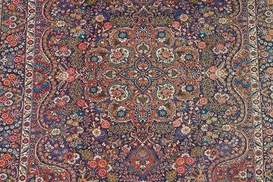 Tapis oriental de type Bakhtiar &agrave; d&eacute;cor floral, laine sur coton, 20&egrave;me si&egrave;cle