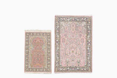 Deux tapis orientaux de type Kashmir et Qom (Qum/Ghom) en soie &agrave; d&eacute;cor floral, 20&egrave;me si&egrave;cle