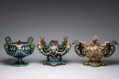 Trois diverses jardini&egrave;res en majolique polychrome, e.a. Boh&egrave;me et Allemagne, 19&egrave;me/20&egrave;me si&egrave;cle.