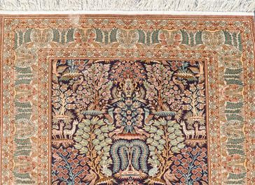 Tapis de style Hereke &agrave; d&eacute;cor floral, soie sur coton, Chine, 20&egrave;me si&egrave;cle