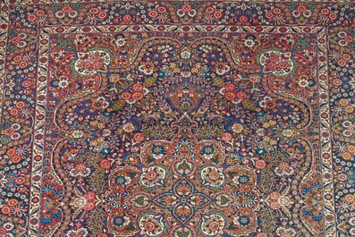 Tapis oriental de type Bakhtiar &agrave; d&eacute;cor floral, laine sur coton, 20&egrave;me si&egrave;cle
