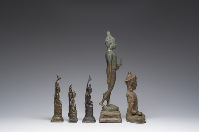 Six figures en bronze de Bouddha et une aur&eacute;ole de type Prahbavali, Asie du Sud-Est et Inde, 19&egrave;me/20&egrave;me si&egrave;cle
