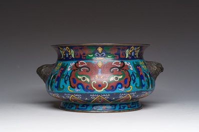 Br&ucirc;le-parfum en &eacute;maux cloisonn&eacute;s &agrave; d&eacute;cor de masques taotie, marque de Xuande, Chine, 19&egrave;me si&egrave;cle