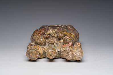 Groupe en bois sculpt&eacute; et polychrome repr&eacute;sentant la circoncision de J&eacute;sus, 19&egrave;me si&egrave;cle