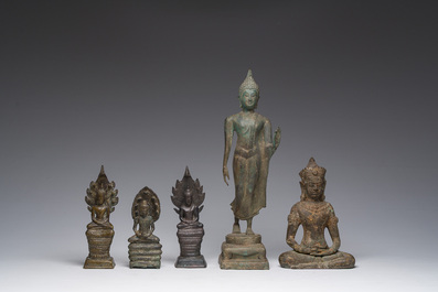 Six figures en bronze de Bouddha et une aur&eacute;ole de type Prahbavali, Asie du Sud-Est et Inde, 19&egrave;me/20&egrave;me si&egrave;cle