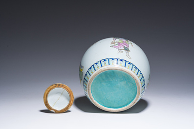 Pot couvert en porcelaine de Chine famille rose &agrave; d&eacute;cor Wu Shuang Pu, premi&egrave;re moiti&eacute; du 20&egrave;me si&egrave;cle