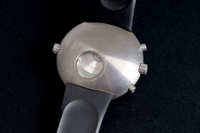 Montre-bracelet chronographe Ikepod Megapode en titane et verre saphir dessin&eacute;e par Marc Newson, &eacute;d. 257/9999, vers 2000