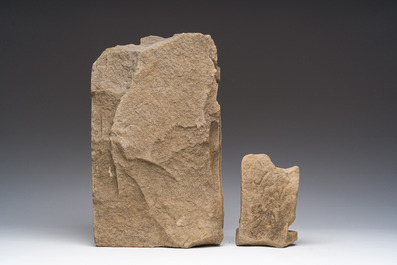 Deux statuettes en gr&egrave;s jaune repr&eacute;sentant un prince assis, Cambodge, &eacute;poque Angkor et Jayavarman VII, 10&egrave;me-13&egrave;me si&egrave;cle