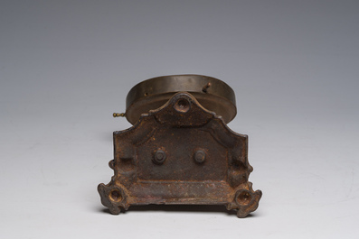 Roulette de comptoir en laiton sur un support en m&eacute;tal &agrave; d&eacute;cor de Bacchus sur un tonneau, vers 1900