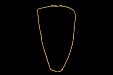 Collier Chanel plaqu&eacute; or dans son &eacute;crin d'origine, France, fin du 20&egrave;me si&egrave;cle