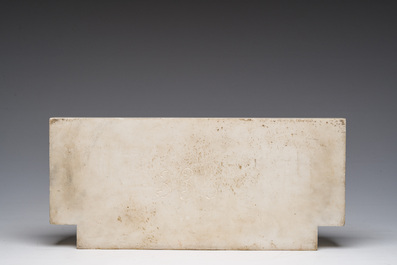 Pendule portique Louis XVI en marbre blanc et bronze dor&eacute;, France, 18&egrave;me/19&egrave;me si&egrave;cle