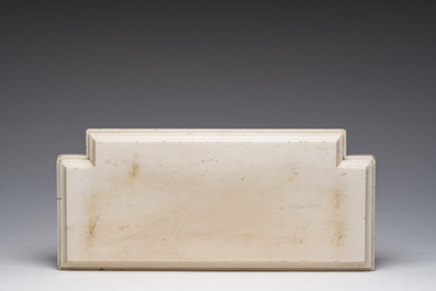 Pendule portique Louis XVI en marbre blanc et bronze dor&eacute;, France, 18&egrave;me/19&egrave;me si&egrave;cle