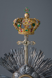 Ostensoir en argent partiellement dor&eacute; surmont&eacute; d'une couronne en m&eacute;tal dor&eacute;, poin&ccedil;on du ma&icirc;tre Pierre-Henry Favier, 950/000, France, 19&egrave;me si&egrave;cle