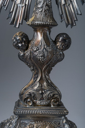 Ostensoir en argent partiellement dor&eacute; surmont&eacute; d'une couronne en m&eacute;tal dor&eacute;, poin&ccedil;on du ma&icirc;tre Pierre-Henry Favier, 950/000, France, 19&egrave;me si&egrave;cle
