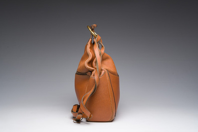 Sac &agrave; dos 'Camel Amandier' en cuir marron avec sa pochette d'origine, Delvaux, 20&egrave;me si&egrave;cle