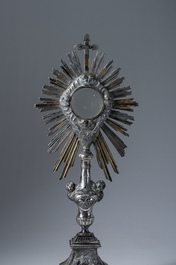 Ostensoir en argent partiellement dor&eacute; &agrave; d&eacute;cor de ch&eacute;rubins, poin&ccedil;on du ma&icirc;tre Jean-Fran&ccedil;ois M&eacute;zard, 950/000, France, Paris, ca. 1798/1822