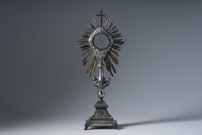 Ostensoir en argent partiellement dor&eacute; &agrave; d&eacute;cor de ch&eacute;rubins, poin&ccedil;on du ma&icirc;tre Jean-Fran&ccedil;ois M&eacute;zard, 950/000, France, Paris, ca. 1798/1822