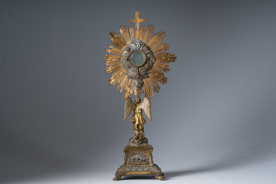 Ostensoir en argent dor&eacute; avec un ange couronn&eacute; d'un nuage radieux, poin&ccedil;on du ma&icirc;tre Hippolyte-Fran&ccedil;ois Bertrand-Paraud, 950/000, France, 19&egrave;me si&egrave;cle