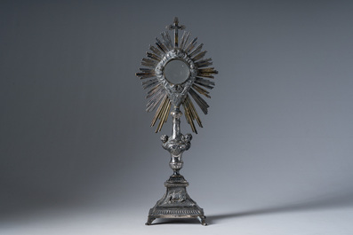 Ostensoir en argent partiellement dor&eacute; &agrave; d&eacute;cor de ch&eacute;rubins, poin&ccedil;on du ma&icirc;tre Jean-Fran&ccedil;ois M&eacute;zard, 950/000, France, Paris, ca. 1798/1822