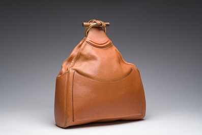 Sac &agrave; dos 'Camel Amandier' en cuir marron avec sa pochette d'origine, Delvaux, 20&egrave;me si&egrave;cle