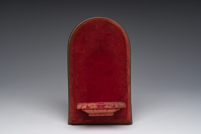 Coffret de communion de voyage en argent pour pr&ecirc;tre orthodoxe &agrave; d&eacute;cor de crucifixion grav&eacute;, 84 zolotnik, Moscou, Russie, dat&eacute; 1878