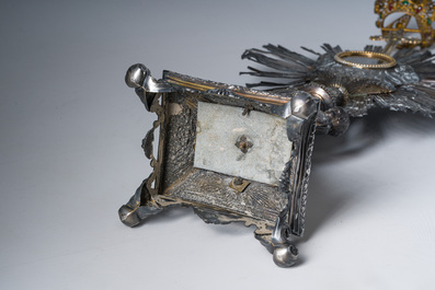 Ostensoir en argent partiellement dor&eacute; surmont&eacute; d'une couronne en m&eacute;tal dor&eacute;, poin&ccedil;on du ma&icirc;tre Pierre-Henry Favier, 950/000, France, 19&egrave;me si&egrave;cle
