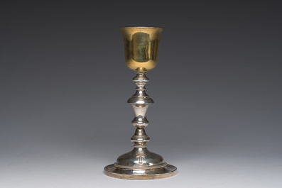 Calice en argent partiellement dor&eacute; de style baroque, poin&ccedil;on d'orf&egrave;vre Alexandre Thierry, France, 19&egrave;me si&egrave;cle