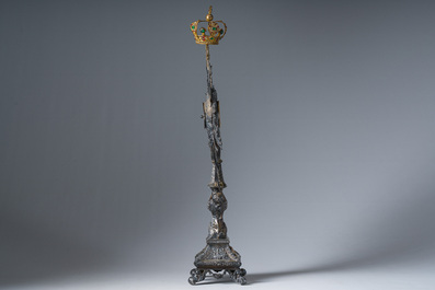 Ostensoir en argent partiellement dor&eacute; surmont&eacute; d'une couronne en m&eacute;tal dor&eacute;, poin&ccedil;on du ma&icirc;tre Pierre-Henry Favier, 950/000, France, 19&egrave;me si&egrave;cle