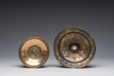 Ciboire en argent &agrave; d&eacute;cor dede motifs floraux grav&eacute;s et des armoiries de la famille Quintin (de Kercadio) de Bretagne, France, 19&egrave;me si&egrave;cle