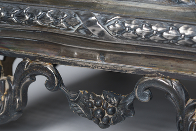 Ostensoir en argent partiellement dor&eacute; surmont&eacute; d'une couronne en m&eacute;tal dor&eacute;, poin&ccedil;on du ma&icirc;tre Pierre-Henry Favier, 950/000, France, 19&egrave;me si&egrave;cle