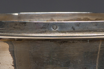 Ciboire en argent &agrave; d&eacute;cor dede motifs floraux grav&eacute;s et des armoiries de la famille Quintin (de Kercadio) de Bretagne, France, 19&egrave;me si&egrave;cle