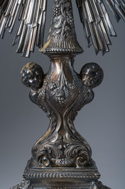 Ostensoir en argent partiellement dor&eacute; surmont&eacute; d'une couronne en m&eacute;tal dor&eacute;, poin&ccedil;on du ma&icirc;tre Pierre-Henry Favier, 950/000, France, 19&egrave;me si&egrave;cle