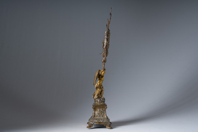 Ostensoir en argent dor&eacute; avec un ange couronn&eacute; d'un nuage radieux, poin&ccedil;on du ma&icirc;tre Hippolyte-Fran&ccedil;ois Bertrand-Paraud, 950/000, France, 19&egrave;me si&egrave;cle