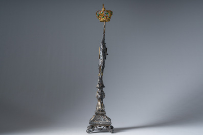 Ostensoir en argent partiellement dor&eacute; surmont&eacute; d'une couronne en m&eacute;tal dor&eacute;, poin&ccedil;on du ma&icirc;tre Pierre-Henry Favier, 950/000, France, 19&egrave;me si&egrave;cle