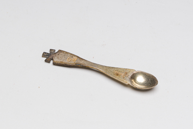 Coffret de communion de voyage en argent pour pr&ecirc;tre orthodoxe &agrave; d&eacute;cor de crucifixion grav&eacute;, 84 zolotnik, Moscou, Russie, dat&eacute; 1878