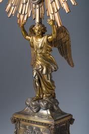 Ostensoir en argent dor&eacute; avec un ange couronn&eacute; d'un nuage radieux, poin&ccedil;on du ma&icirc;tre Hippolyte-Fran&ccedil;ois Bertrand-Paraud, 950/000, France, 19&egrave;me si&egrave;cle