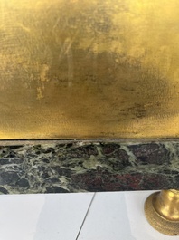 Een Franse Empire verguld bronzen en vert de mer marmeren pendule bekroond met 'L'&eacute;tude de l'astronomie' naar Jean-Andr&eacute; Reiche (1752-1817), 19de eeuw