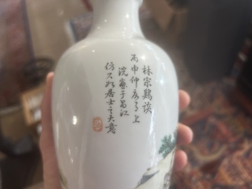 Paire de vases en porcelaine de Chine famille rose &agrave; d&eacute;cor de ma&icirc;tre et de son serviteur dans un paysage avec un coq, marque Qianlong, R&eacute;p., 20&egrave;me s.