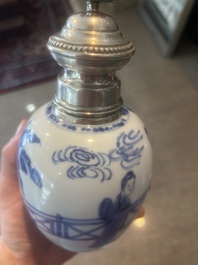 Bo&icirc;te &agrave; th&eacute; en porcelaine de Chine bleu et blanc &agrave; monture en argent hollandais, Kangxi