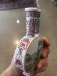Vase double en porcelaine de Chine famille rose &agrave; d&eacute;cor floral et de paysage, marque de Qianlong, R&eacute;publique, 20&egrave;me si&egrave;cle