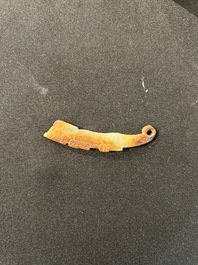 Een diverse collectie Chinese jade sculpturen, mogelijk Ming en later