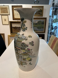 Vase en porcelaine de Chine qianjiang cai &agrave; d&eacute;cor d'antiquit&eacute;s, 19&egrave;me/20&egrave;me si&egrave;cle
