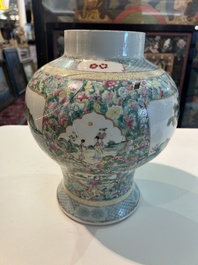 Een paar Chinese famille rose dekselvazen met geanimeerde sc&egrave;nes met onsterfelijken, vrouwen en kinderen, 19de eeuw