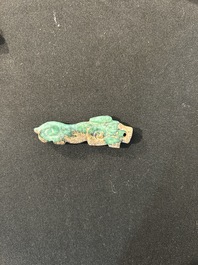 Een diverse collectie Chinese jade sculpturen, mogelijk Ming en later