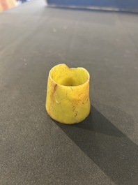 Een diverse collectie Chinese jade sculpturen, mogelijk Ming en later