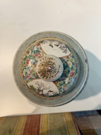 Een paar Chinese famille rose dekselvazen met geanimeerde sc&egrave;nes met onsterfelijken, vrouwen en kinderen, 19de eeuw