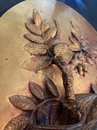 Paul Comolera (1813-1890): Plaque &agrave; d&eacute;cor en relief d'un oiseau sur une branche fleurie, bronze dor&eacute;