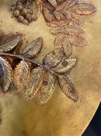 Paul Comolera (1813-1890): Plaque &agrave; d&eacute;cor en relief d'un oiseau sur une branche fleurie, bronze dor&eacute;