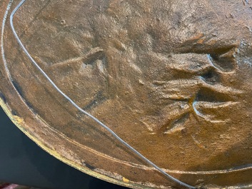 Paul Comolera (1813-1890): Plaque &agrave; d&eacute;cor en relief d'un oiseau sur une branche fleurie, bronze dor&eacute;