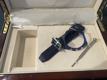 An Ikepod Megapode chronograph titanium and sapphire glass wristwatch designed by Marc Newson, ed. 257/9999, ca. 2000